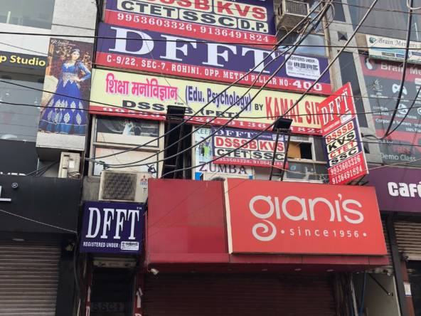 floor for sale in rohini sector 7