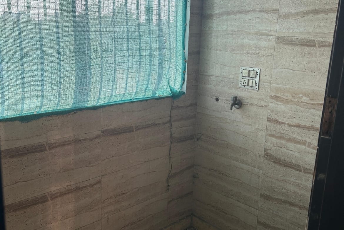 Floor for sale in pp block pitampura