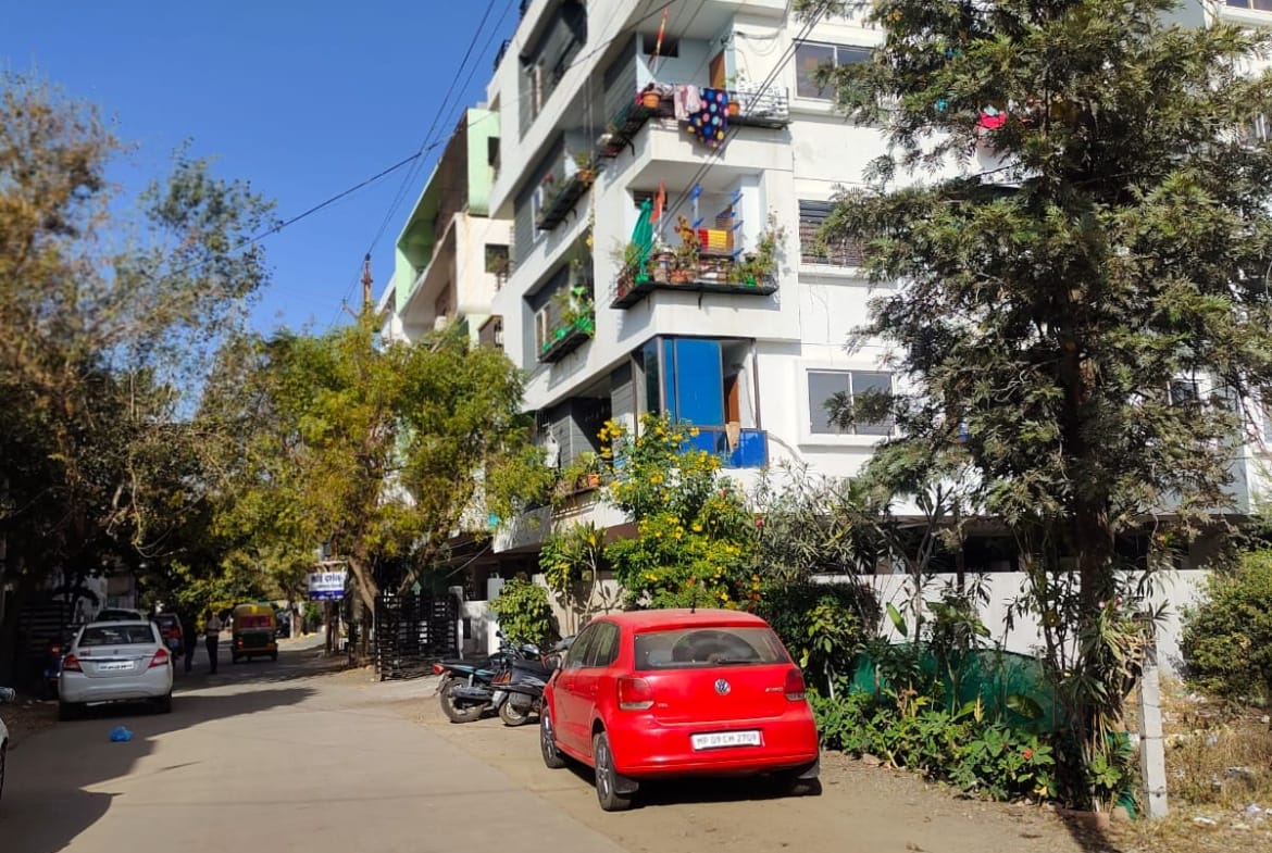 Flat for sale in Sampat Hills