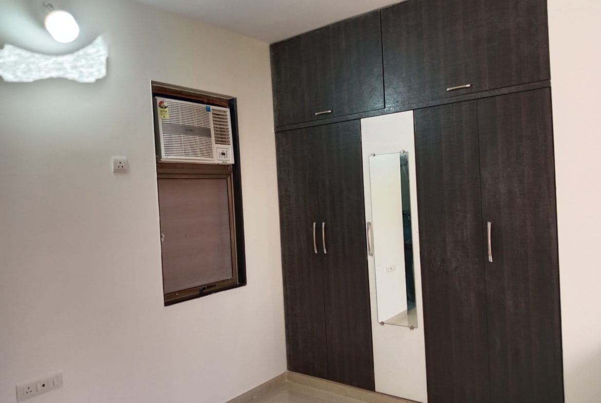 buy 2BHK floor Pitampura
