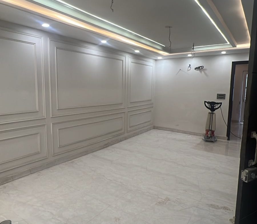 Floor for sale in Pitampura