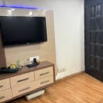 Floor for sale in Kirti Nagar