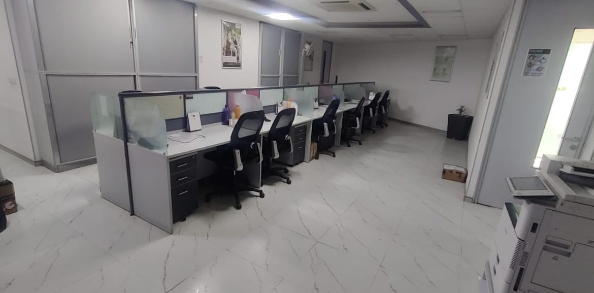 Office for rent in Kirti Nagar