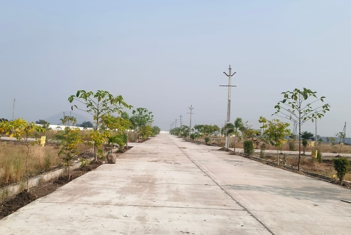 Plot for sale in Tadikonda