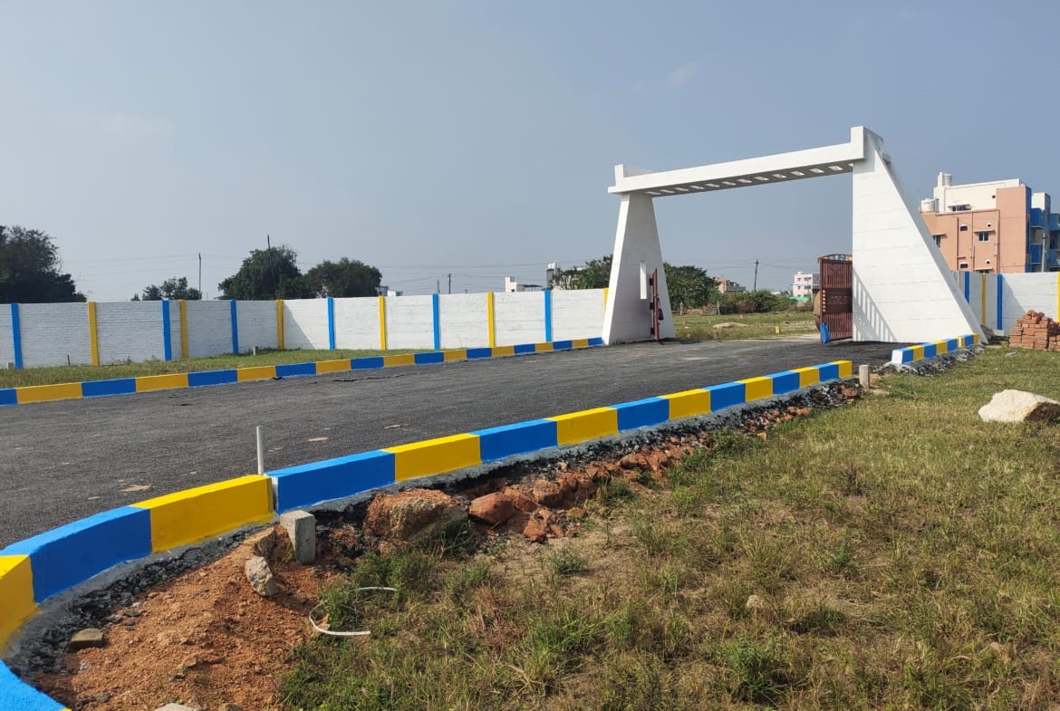 Plots for sale in Redhills