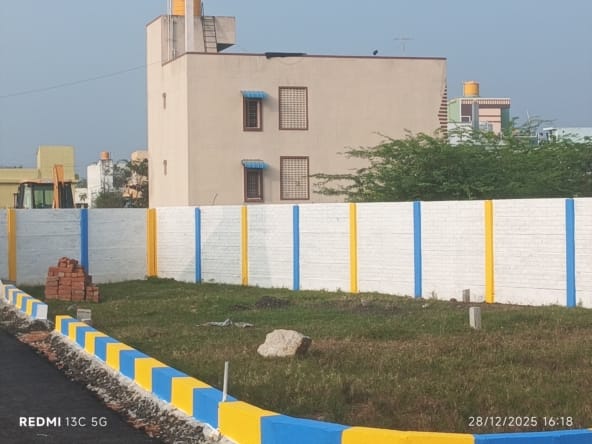 Plot for sale in Putlur