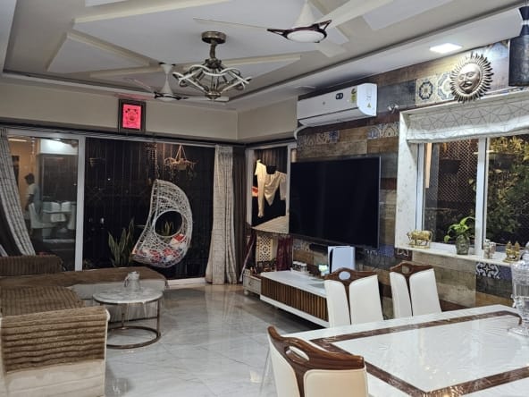 Flat for sale in Kandivali