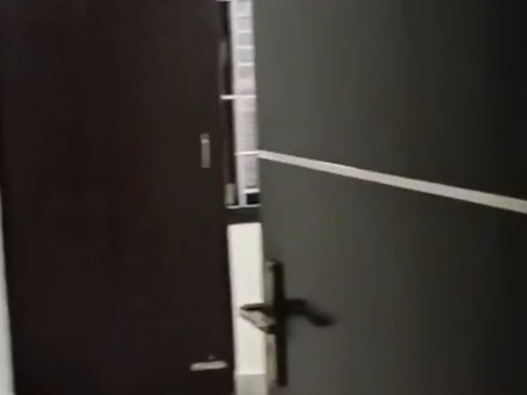 Floor for sale in Hari Nagar