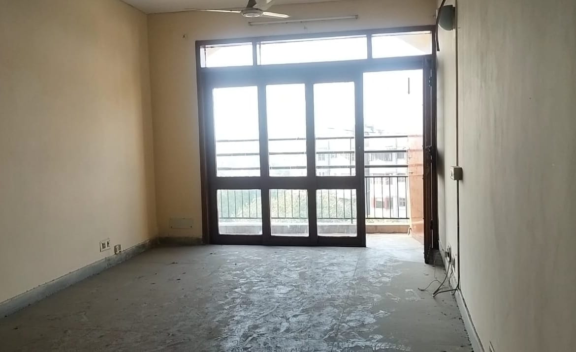 3Bhk Flat for sale in Patparganj