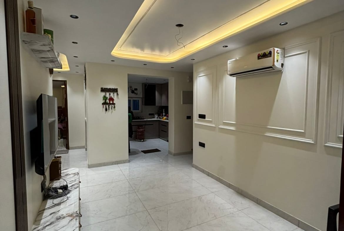 HIG Flat for sale in Pitampura