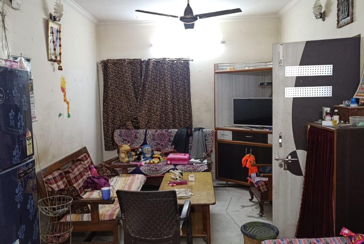 MIG Flat for sale in Pitampura