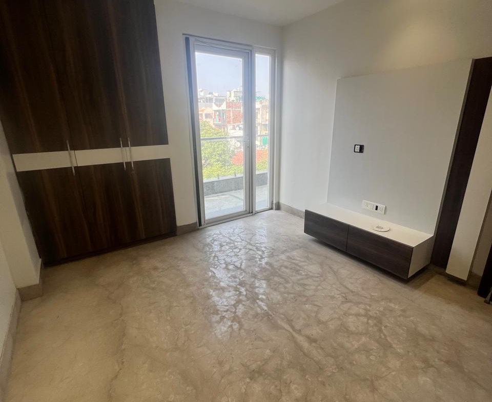 3Bhk Floor in Pitampura