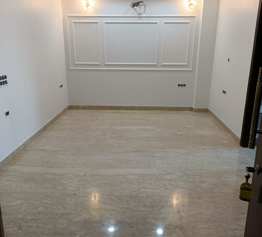 Floor on rent in Pitampura