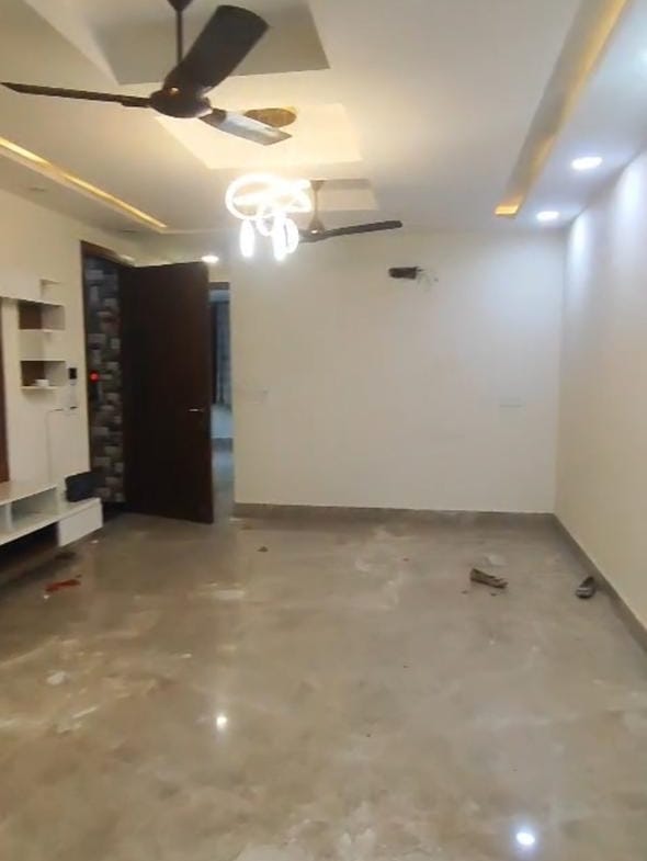 3Bhk Floor in Pitampura for sale