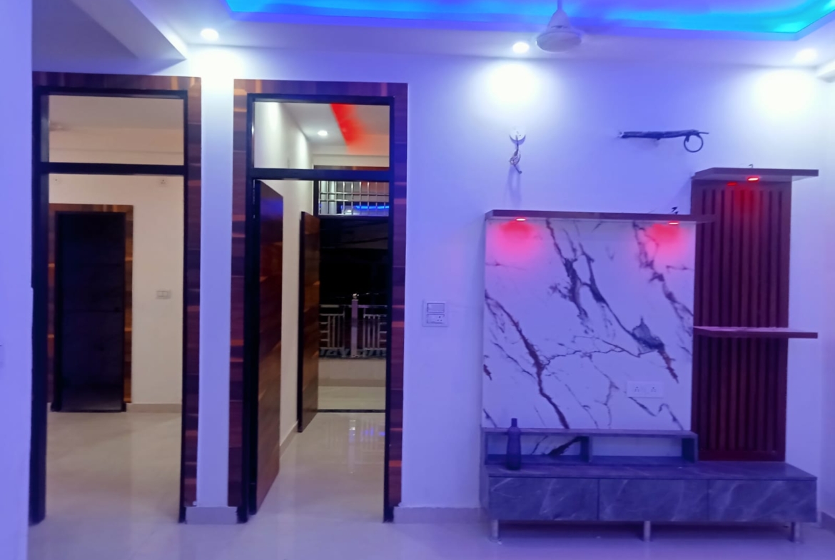 4BHK Flat with Roof for Sale in Sahibabad