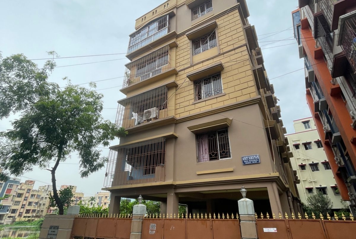 Flat for sale in Nayabad