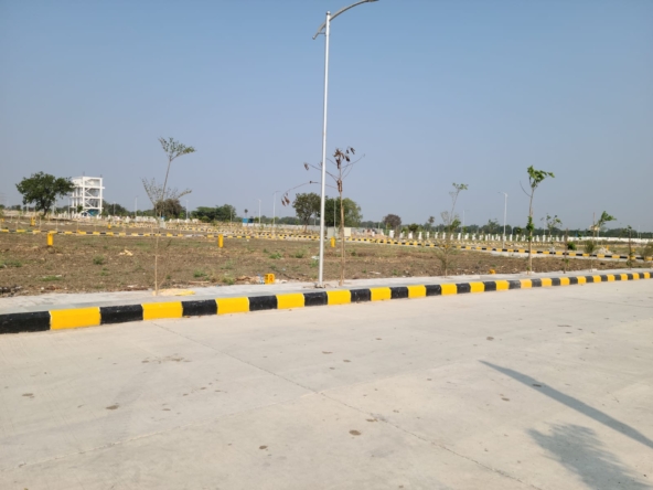 Plot for sale in Ameenpur