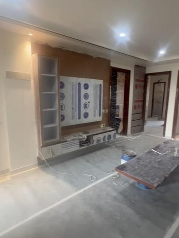 Floor in Pitampura on Rent