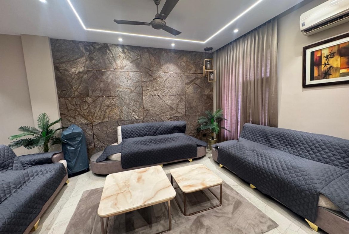 3Bhk Floor for sale in Janakpuri