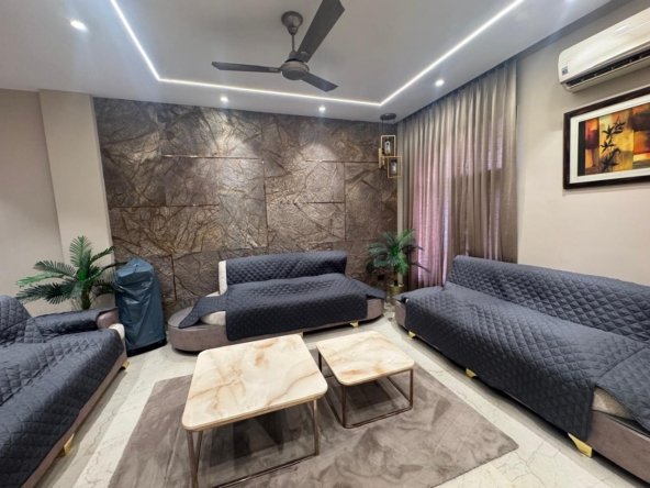 3Bhk Floor for sale in Janakpuri