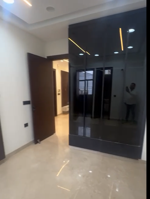 3BHK Builder Floor for Sale in Pitampura Delhi