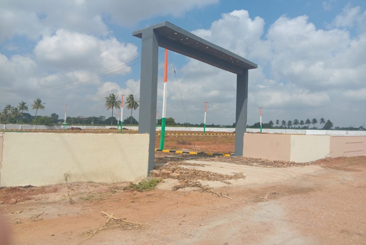 Plot for sale in chowdasandra