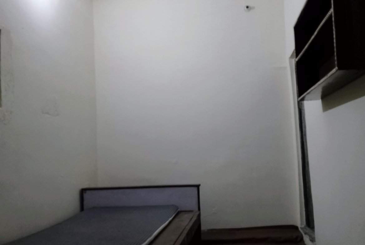 2 BHK Flat on Rent in Sealdah