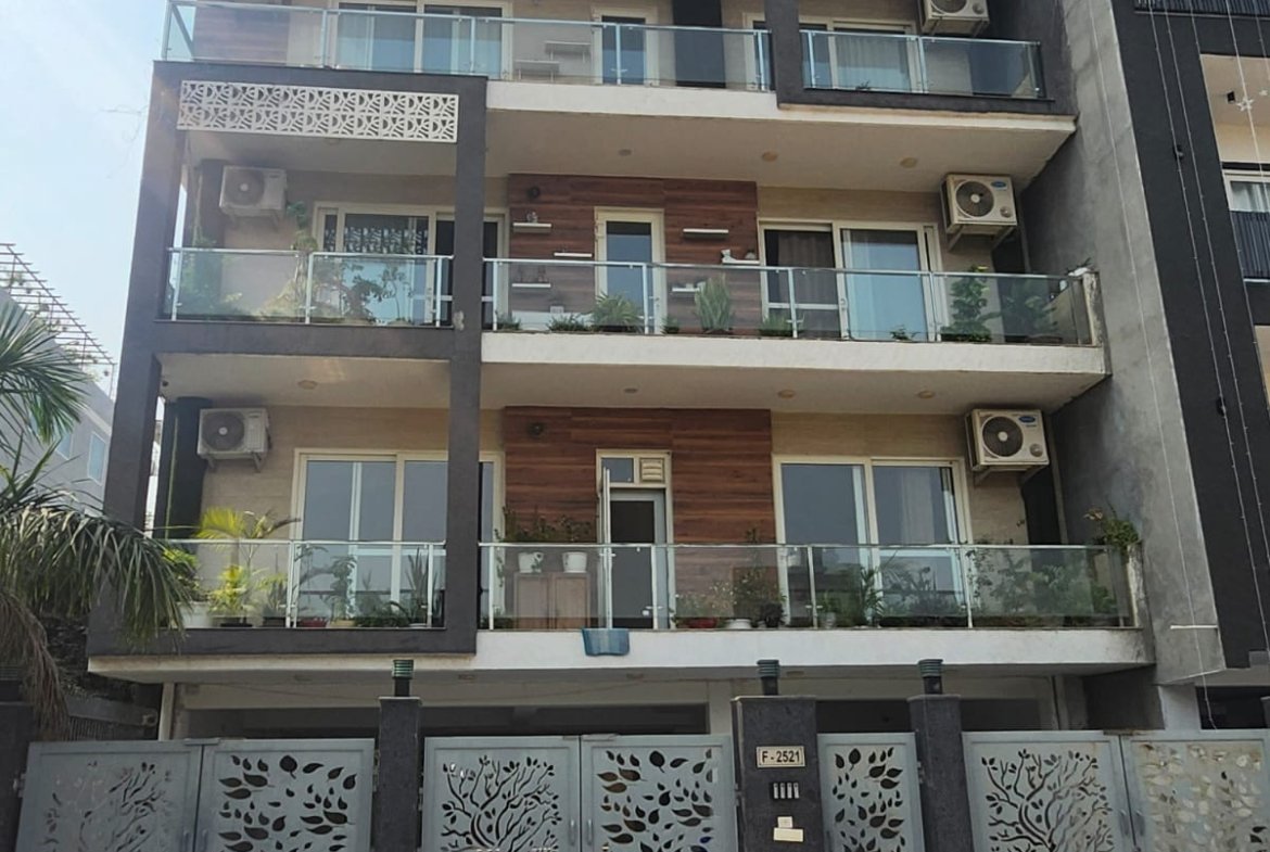 4Bhk Floor for sale in Gurugram