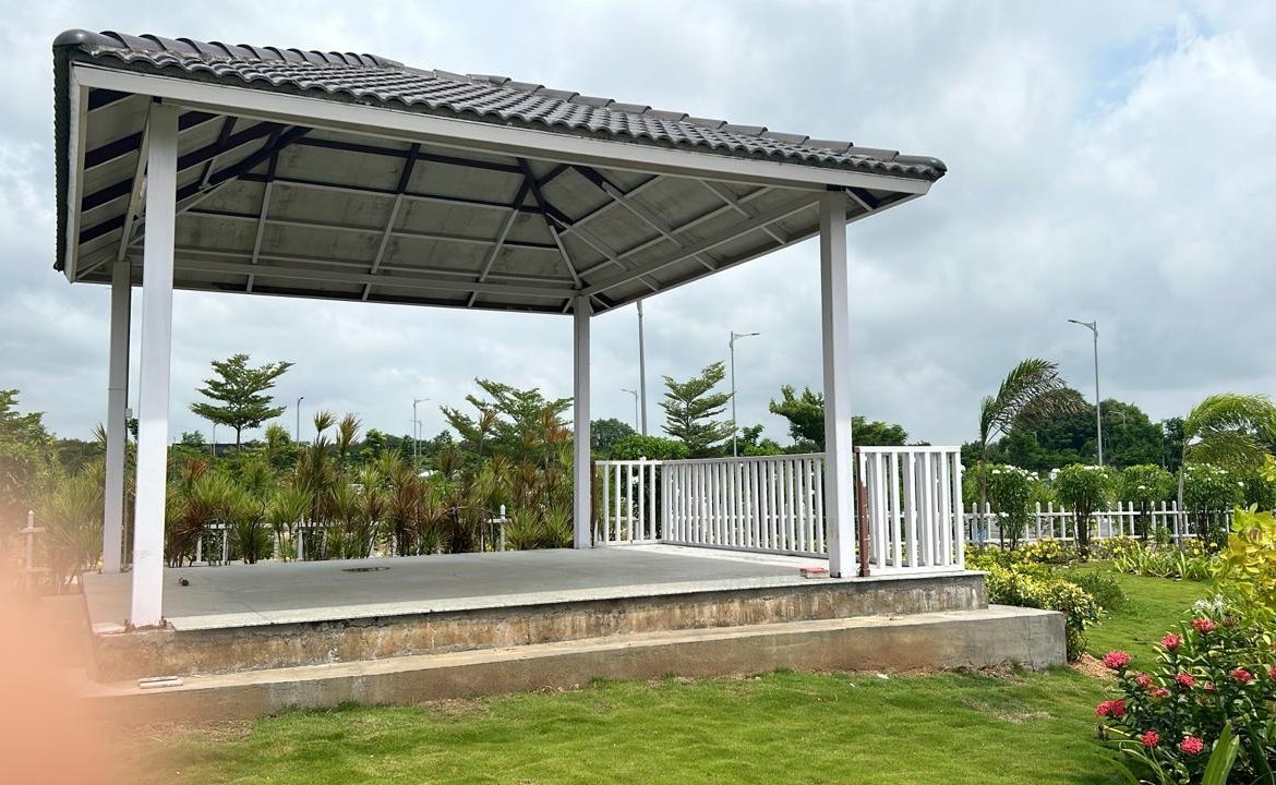 Plot for sale in Mamidipally